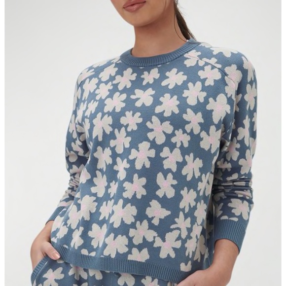 Spiritual Gangster Sweaters - Spiritual Gangster NWOT Floral Jacquard Boxy Raglan Pullover Sweater Flowers